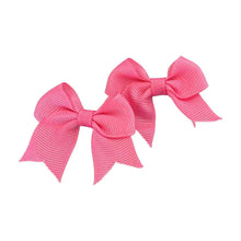 Charger l&#39;image dans la galerie, Paire (2) de petites boucle rose foncé
