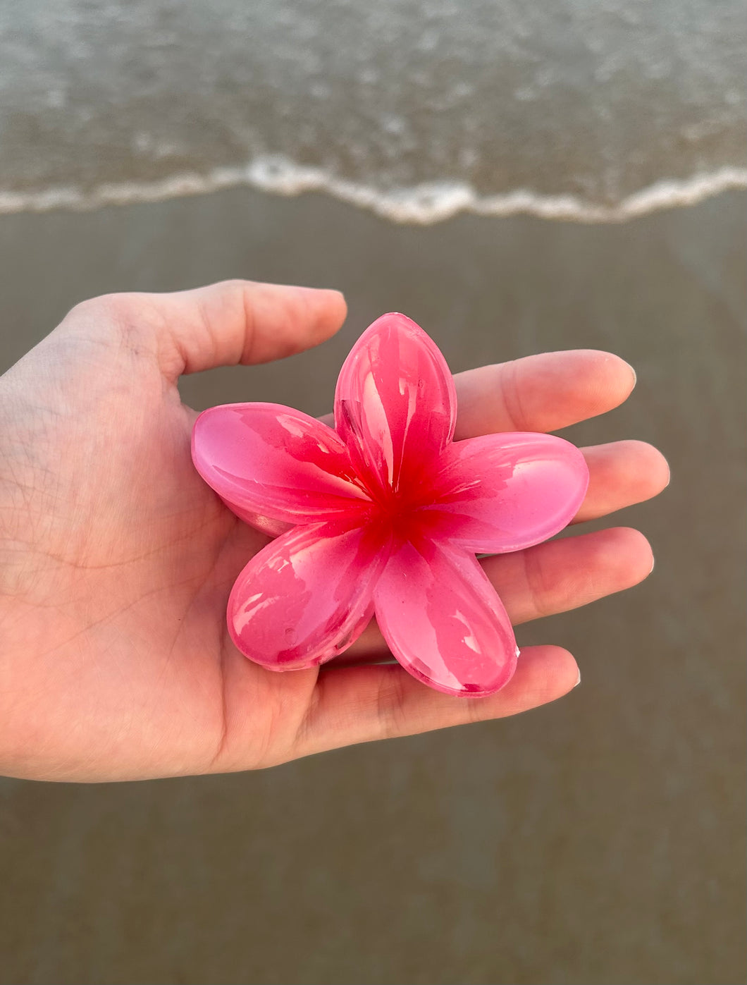 Pince fleur tropicale rose