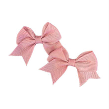 Charger l&#39;image dans la galerie, Paire (2) de petites boucle vieux rose
