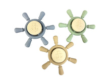 Charger l'image dans la galerie, Jouet rotatif roue de bateau (à l’unité)
