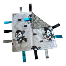 Charger l'image dans la galerie, Doudou étiquettes pingouins hockey
